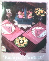 4254 XMAS EMBROIDERED LINENS, BASKET @ FABRIC APPLES PATTERN